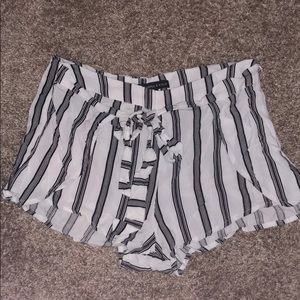 KENDALL & KYLIE SHORTS